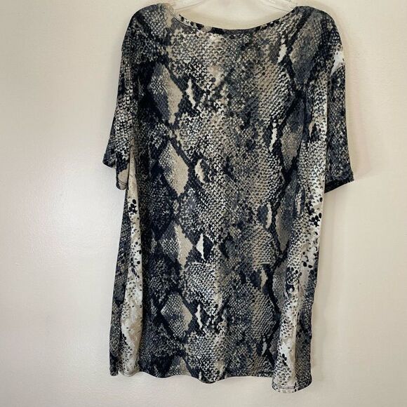 Jaclyn Smith| XLarge | snake print| stretch| Lightweight - Picture 8 of 10